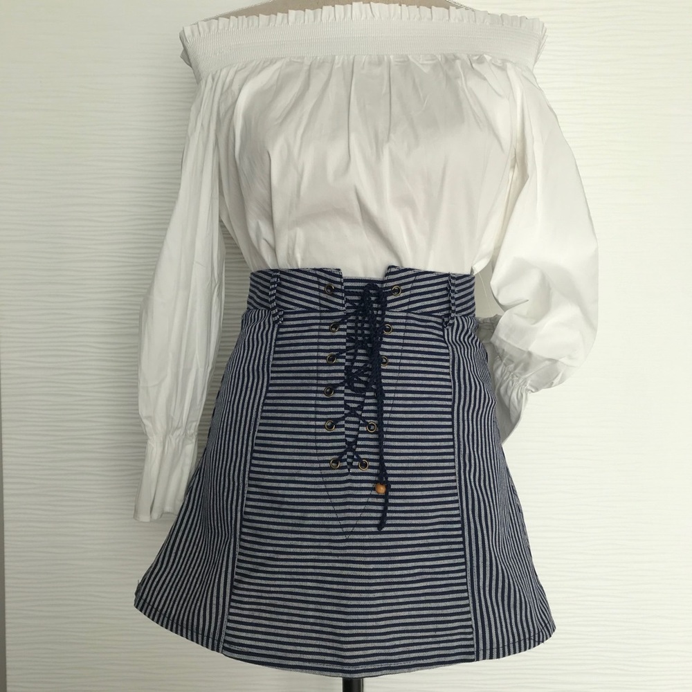 SALE‼️One Way Clothing Blue Striped Skirts Size 8